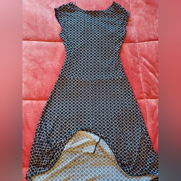 Enfocus Studio Dress – Size 8 | Black & White | Fit & Flare - Picture 2 of 3